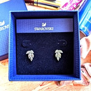 Swarovski Crystal Leaf earrings - NWT